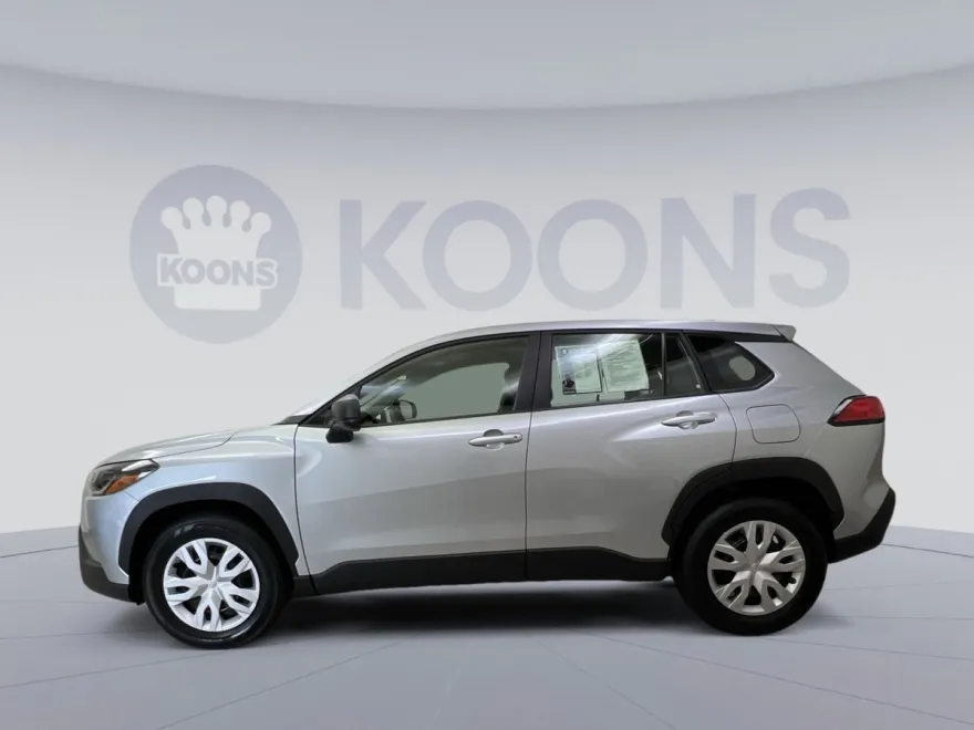 2023 Toyota Corolla Cross L photo 1