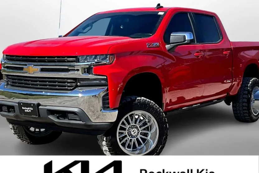 2020 Chevrolet Silverado 1500 LT photo 1