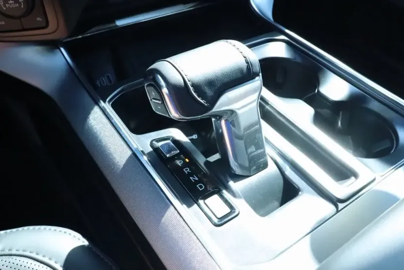 2025 Ford F-150 Platinum photo 1