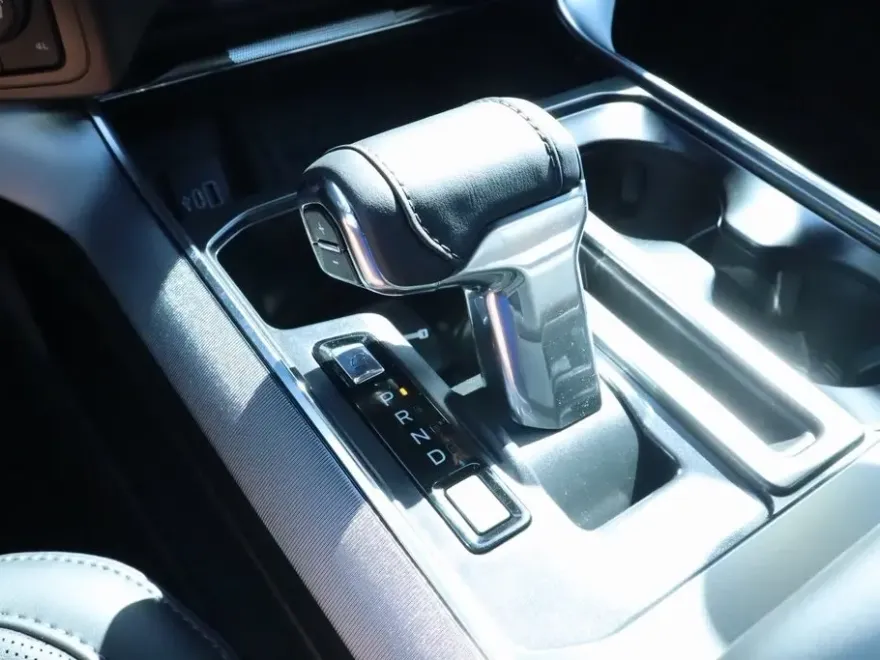 2025 Ford F-150 Platinum photo 1