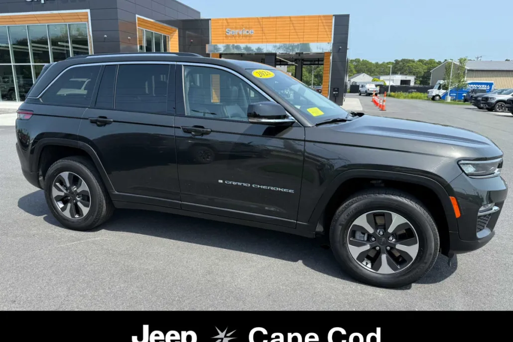 2023 Jeep Cherokee 4xe photo 1