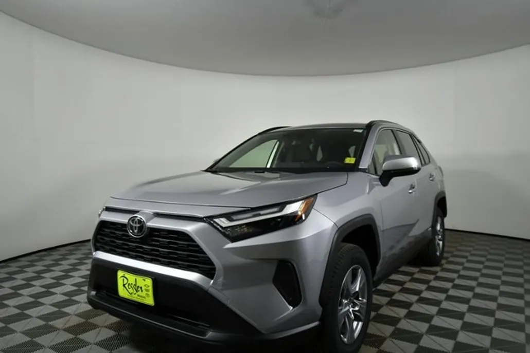 2025 Toyota RAV4 Hybrid XLE photo 1
