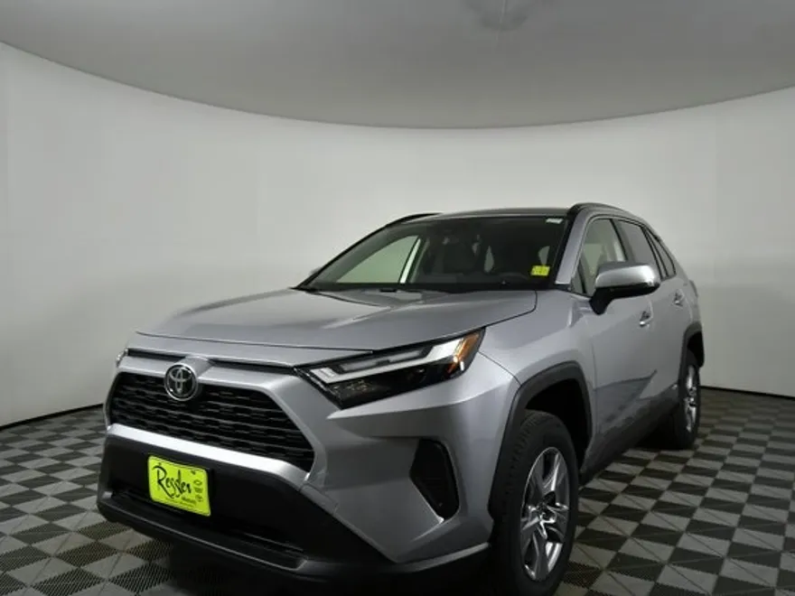 2025 Toyota RAV4 Hybrid XLE photo 1