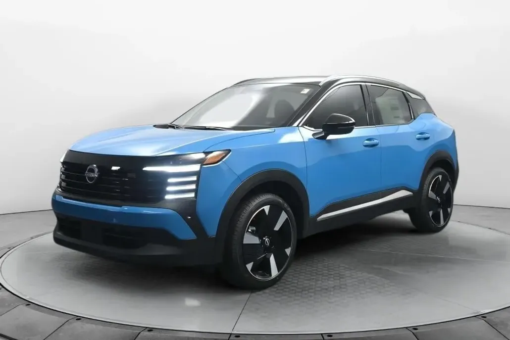2025 Nissan Kicks SR photo 1