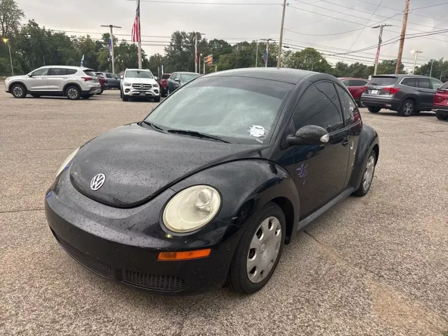 2010 Volkswagen Beetle 2.5L photo 1