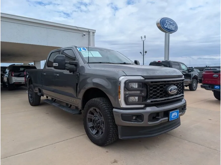 2024 Ford F-350 Lariat photo 1