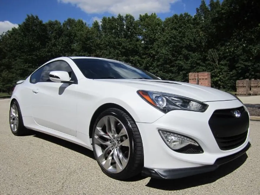 2016 Hyundai Genesis Coupe Ultimate photo 1