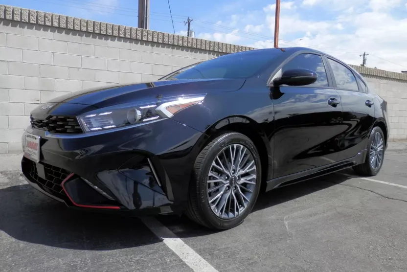 2023 Kia Forte GT-Line photo 1