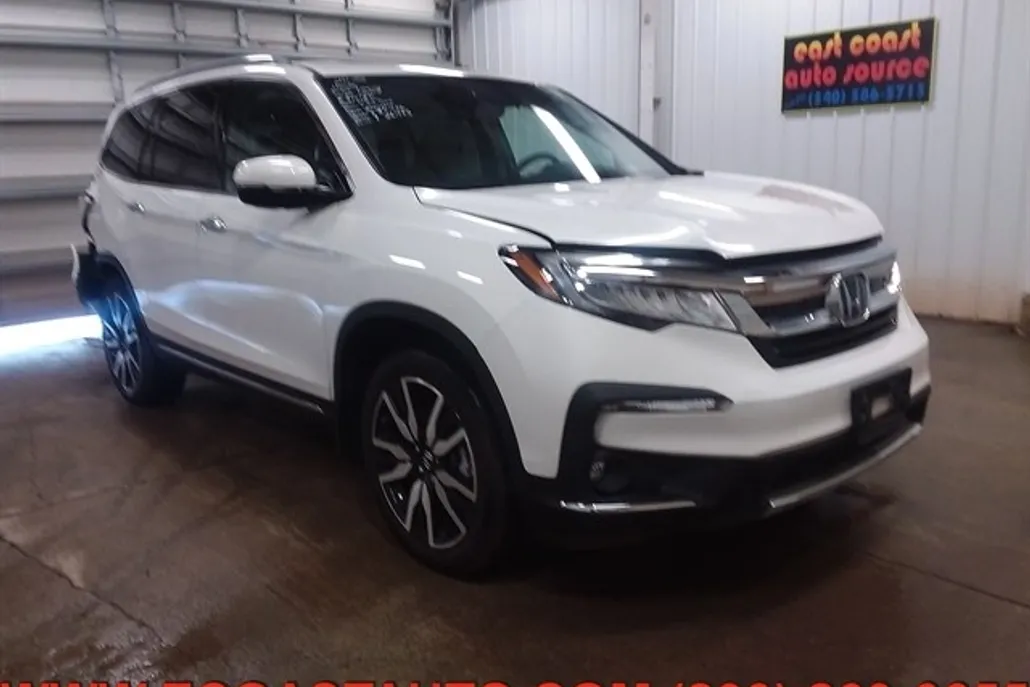 2022 Honda Pilot Touring photo 1