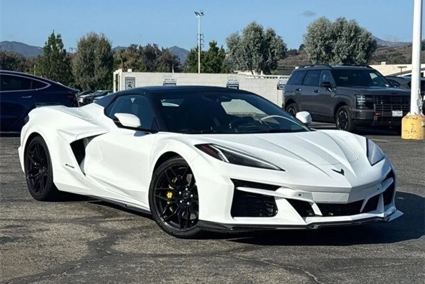 2024 Chevrolet Corvette Stingray 3LZ photo 1