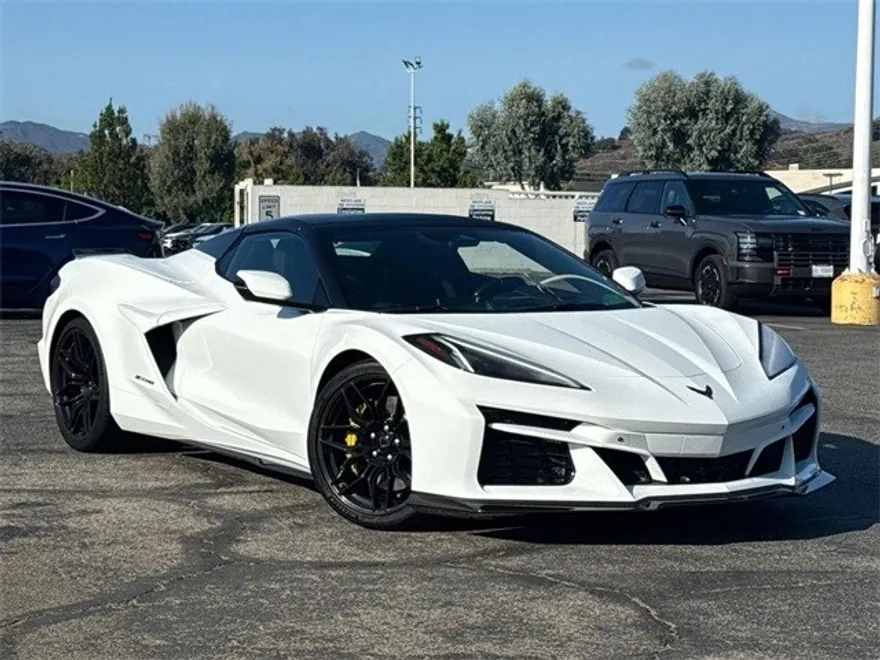 2024 Chevrolet Corvette Stingray 3LZ photo 1