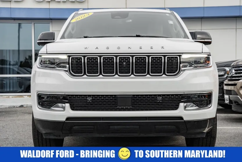 2023 Jeep Wagoneer Base photo 1