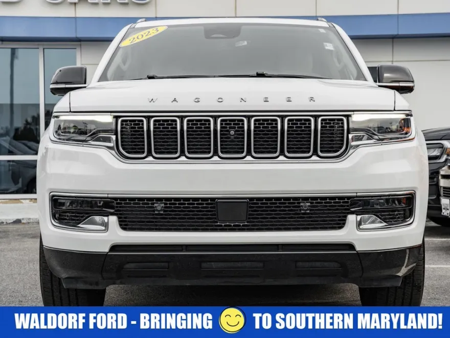 2023 Jeep Wagoneer Base photo 1