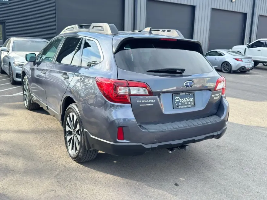 2016 Subaru Outback 2.5i Limited photo 1