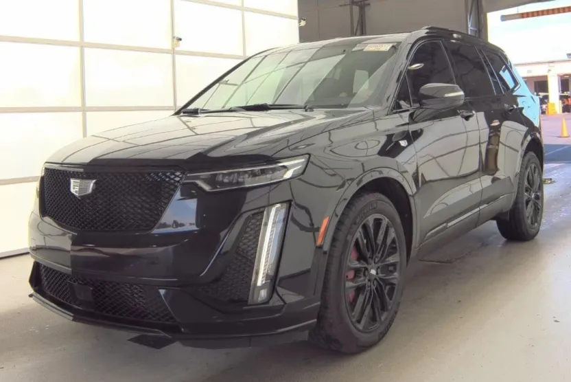 2023 Cadillac XT6 Sport photo 1
