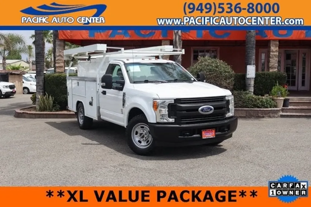 2017 Ford F-350 XL photo 1