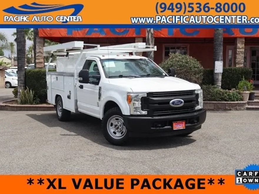 2017 Ford F-350 XL photo 1