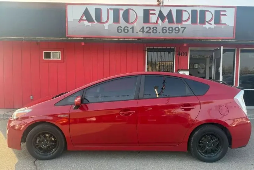 2010 Toyota Prius Two photo 1