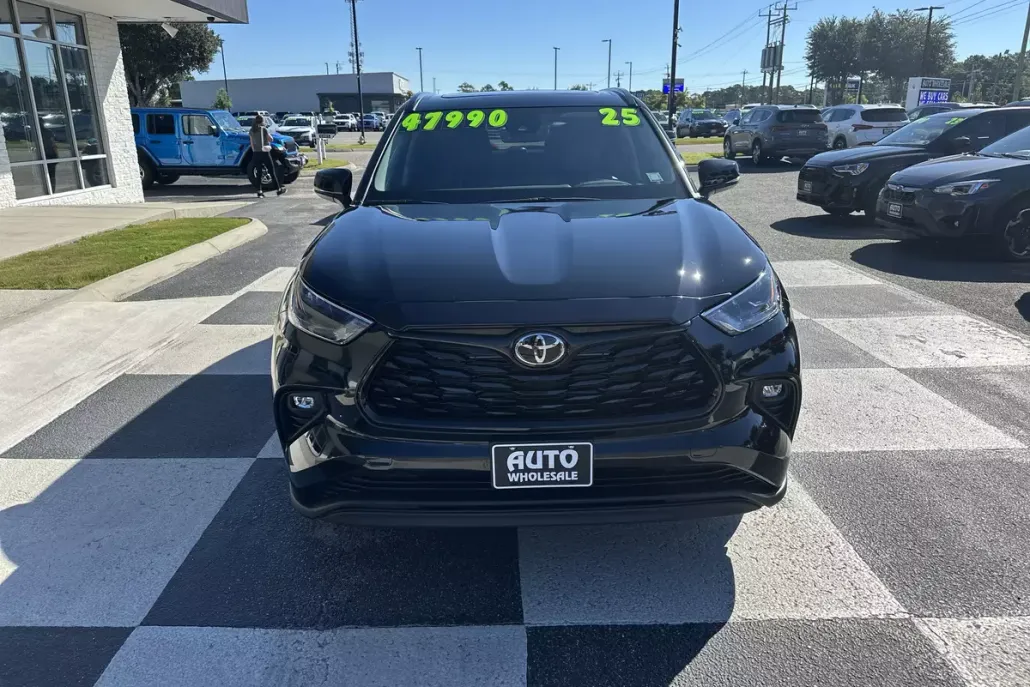 2025 Toyota Highlander Hybrid XLE photo 1