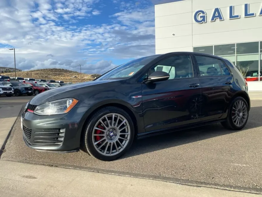 2017 Volkswagen Golf GTI S photo 1