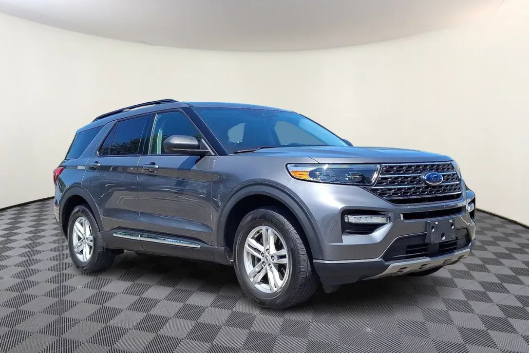 2022 Ford Explorer XLT photo 1