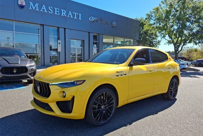 2023 Maserati Levante Modena S photo 1