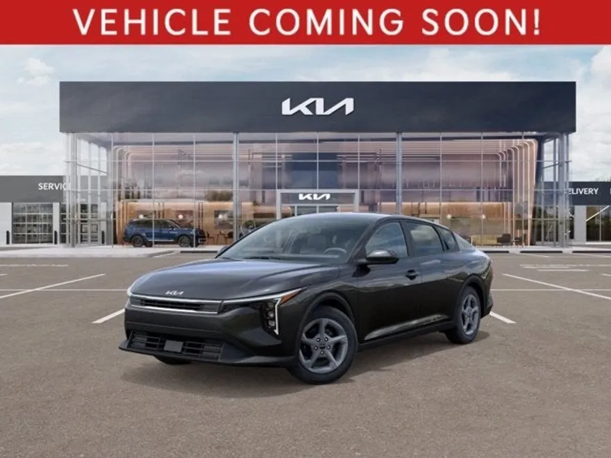 2025 Kia K4 LXS photo 1