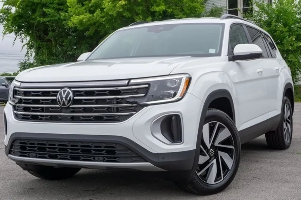 2024 Volkswagen Atlas SE Technology photo 1