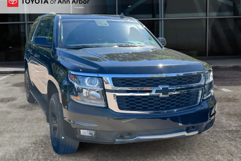 2019 Chevrolet Tahoe LT photo 1