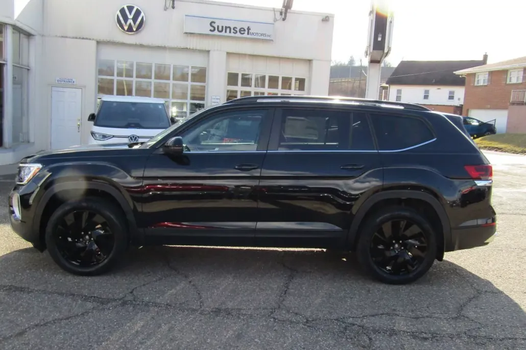 2025 Volkswagen Atlas SE Technology photo 1
