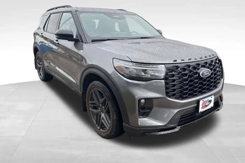 2025 Ford Explorer ST-Line photo 1