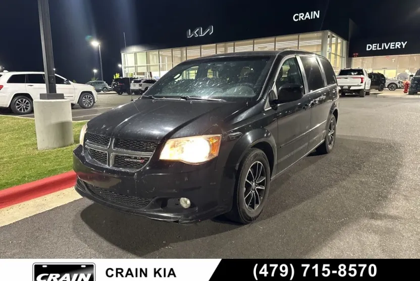 2017 Dodge Grand Caravan GT photo 1