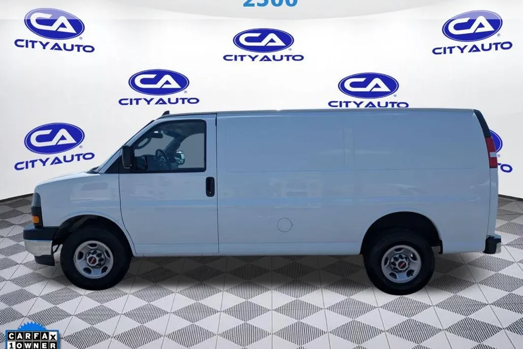 2023 Gmc Savana 2500 Cargo photo 1