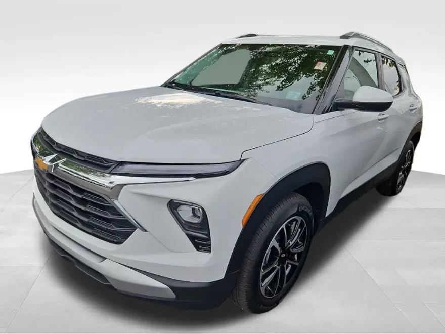 2025 Chevrolet Trailblazer LT photo 1