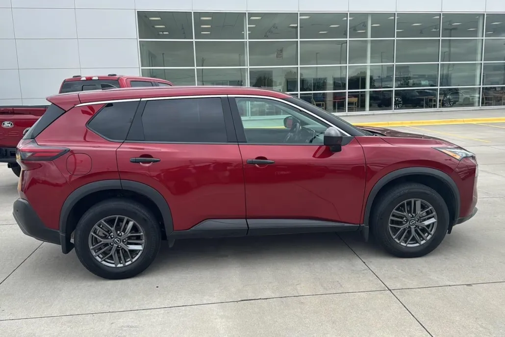 2023 Nissan Rogue S photo 1