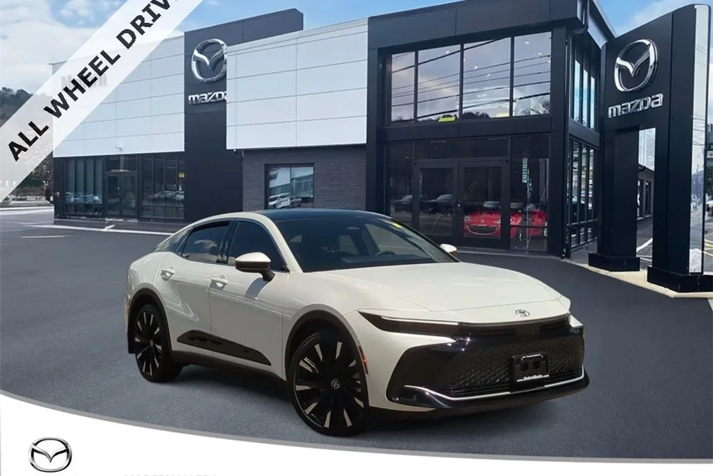 2024 Toyota Crown Platinum photo 1