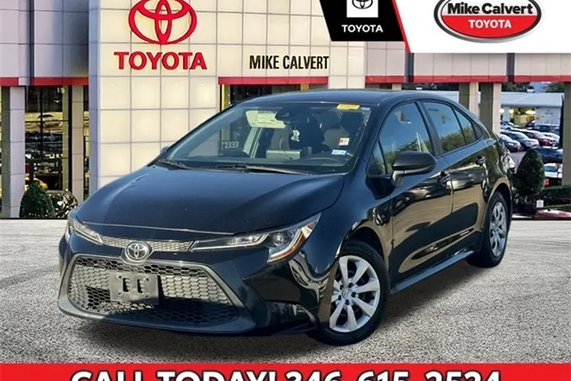 2022 Toyota Corolla LE photo 1