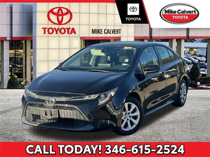 2022 Toyota Corolla LE photo 1