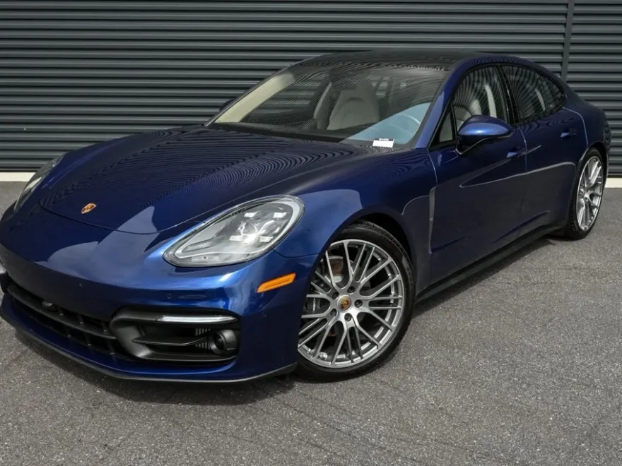2023 Porsche Panamera 4 Platinum photo 1