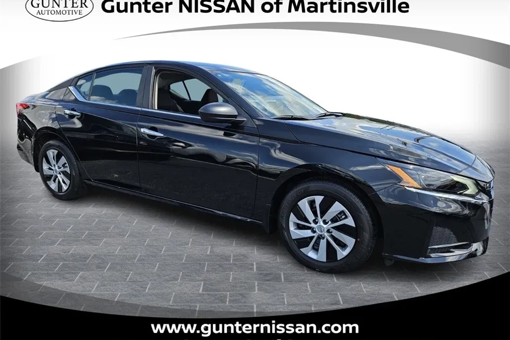 2025 Nissan Altima S photo 1