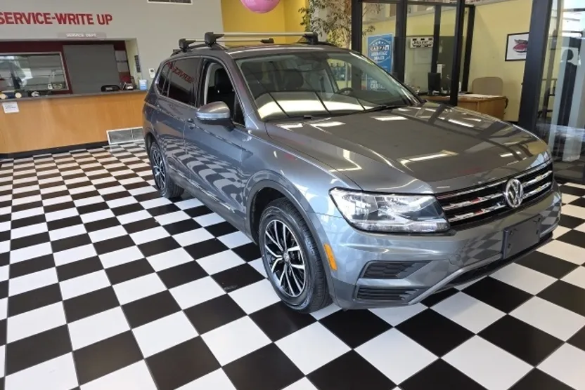 2021 Volkswagen Tiguan SE photo 1