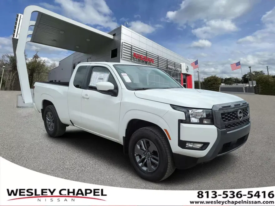2025 Nissan Frontier SV photo 1