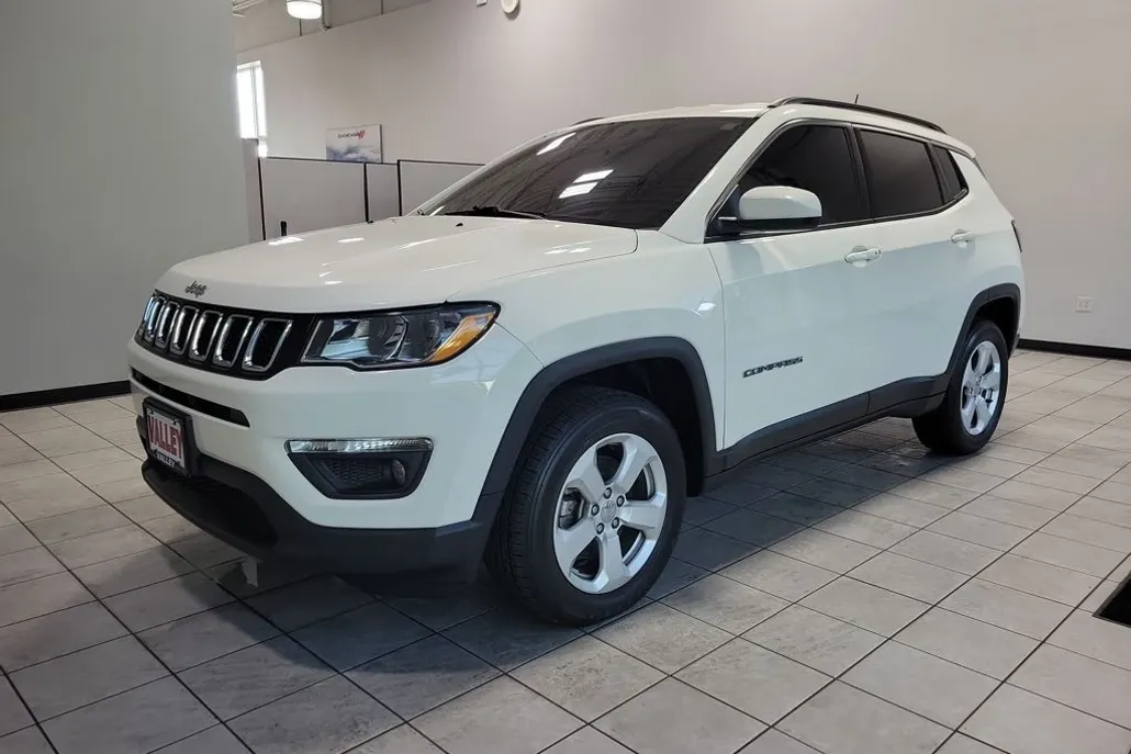 2019 Jeep Compass Latitude photo 1