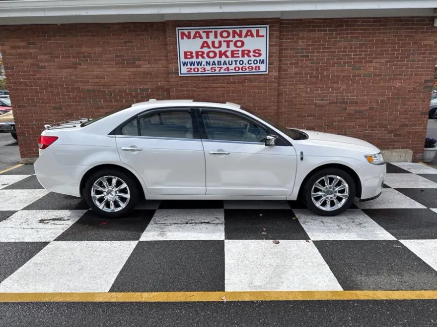 2010 Lincoln MKZ Base photo 1