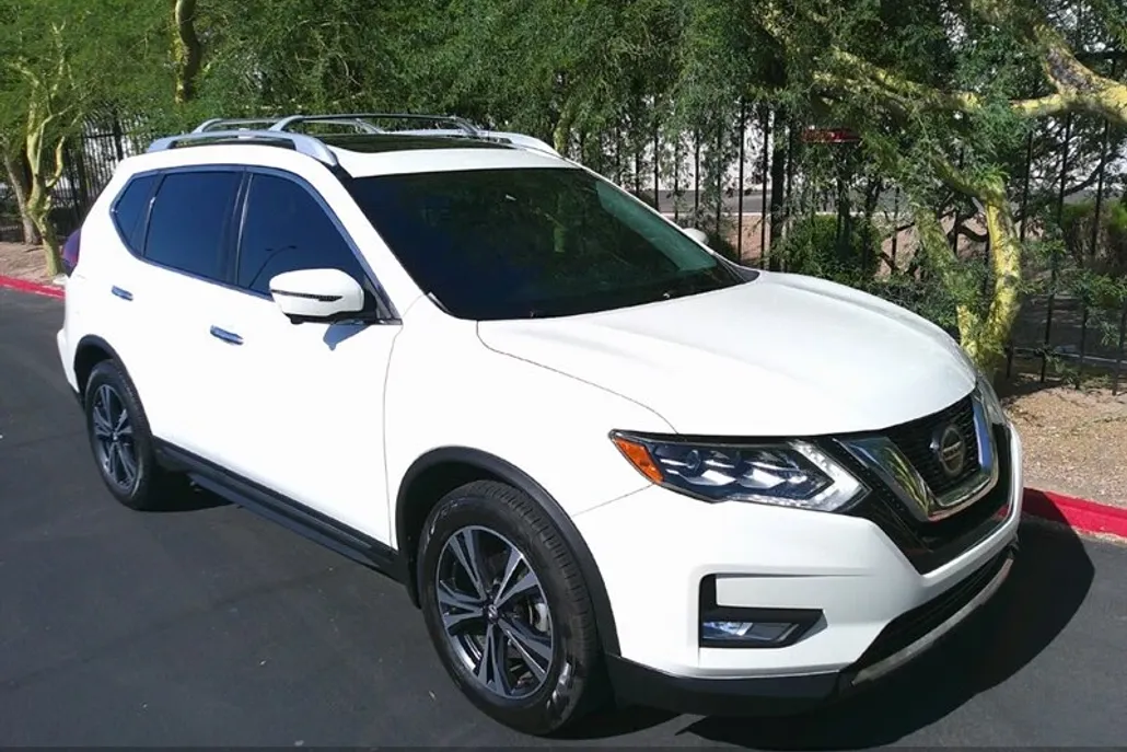 2018 Nissan Rogue SL photo 1