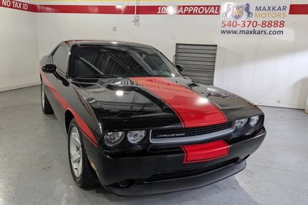 2013 Dodge Challenger SXT photo 1