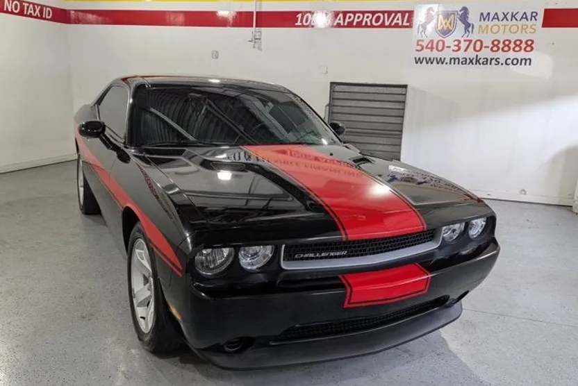 2013 Dodge Challenger SXT photo 1