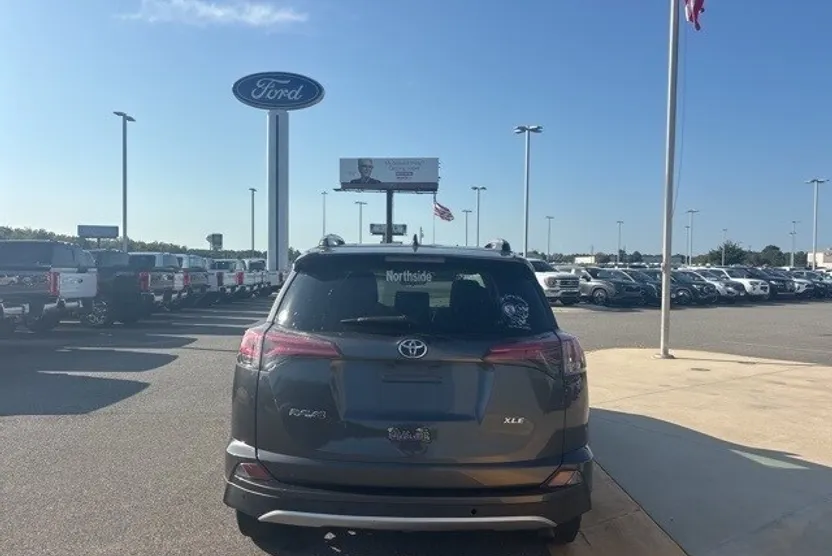 2018 Toyota RAV4 Adventure XLE photo 1