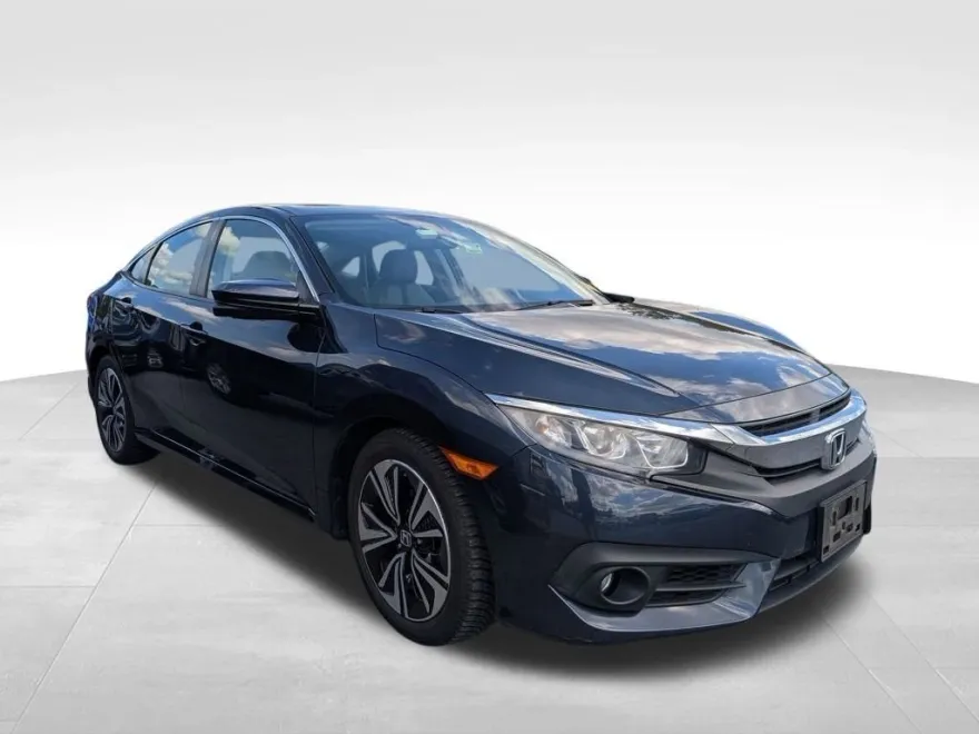 2017 Honda Civic EX-T photo 1