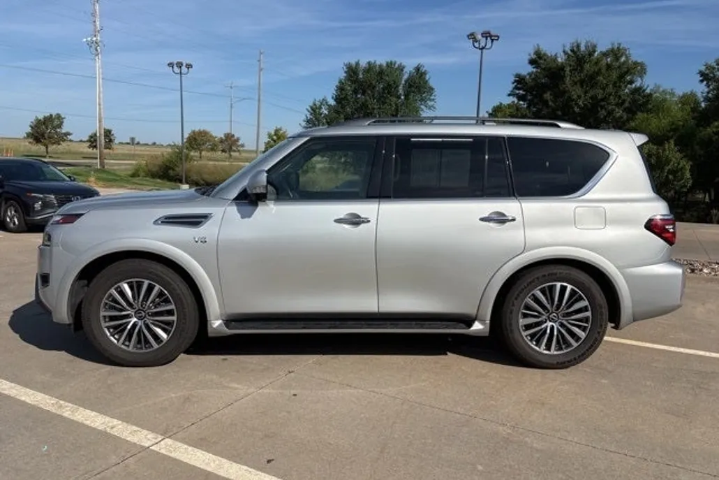 2021 Nissan Armada SL photo 1